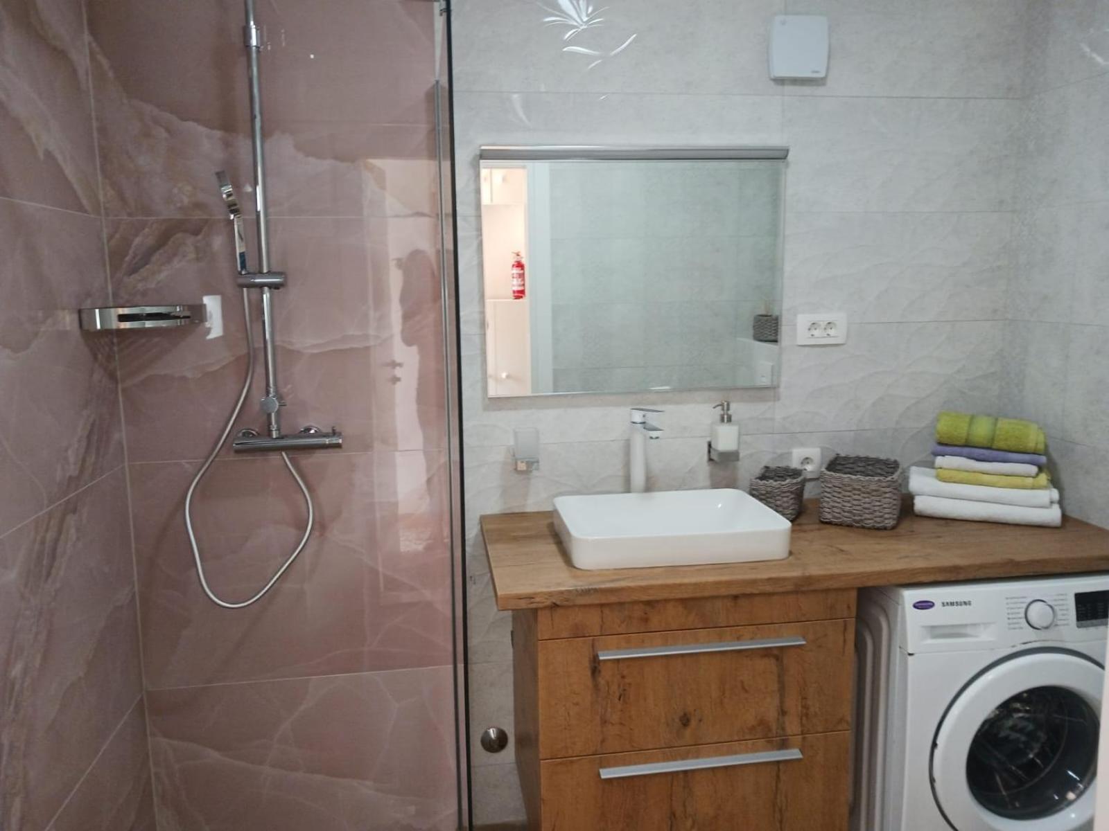 Apartment Ileana Трогир Екстериор снимка