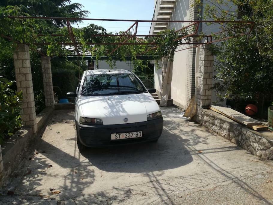 Apartment Ileana Трогир Екстериор снимка