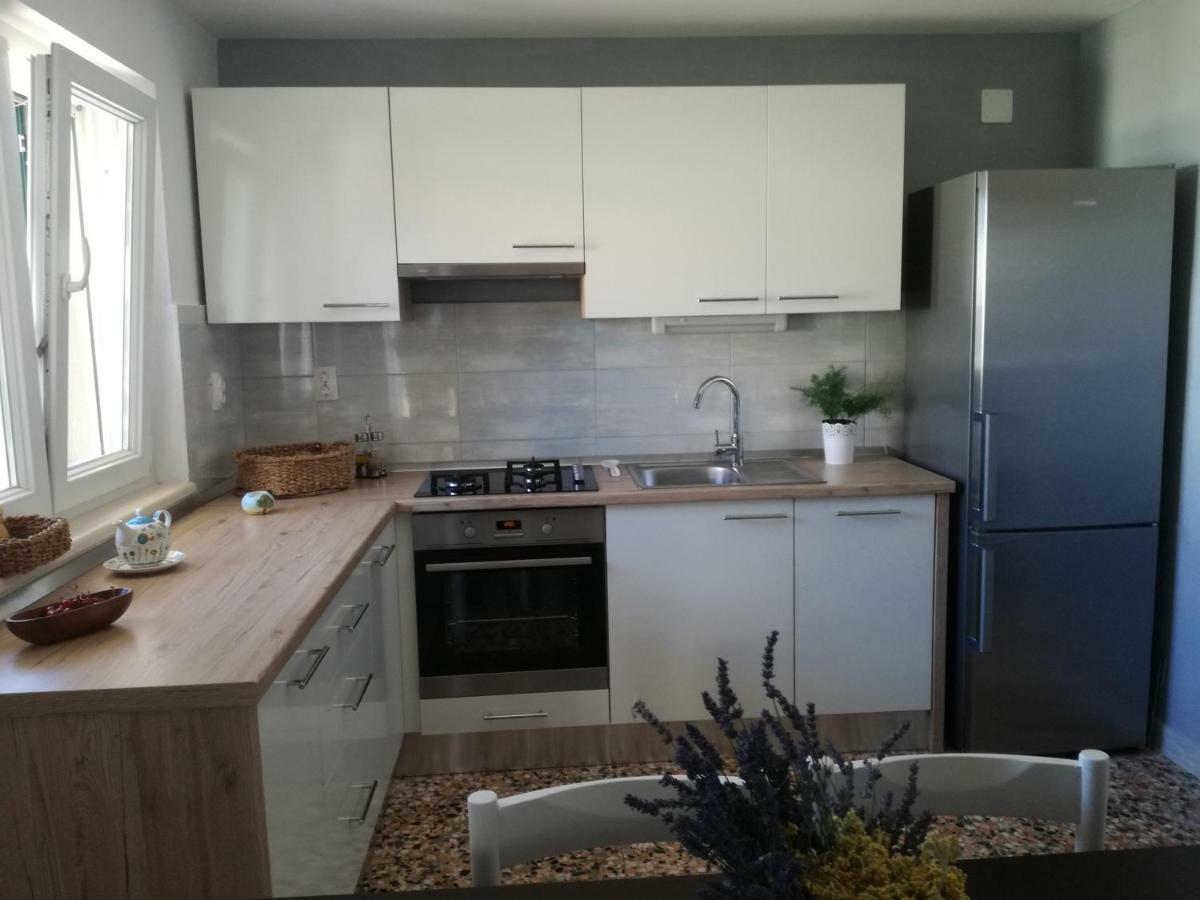 Apartment Ileana Трогир Екстериор снимка