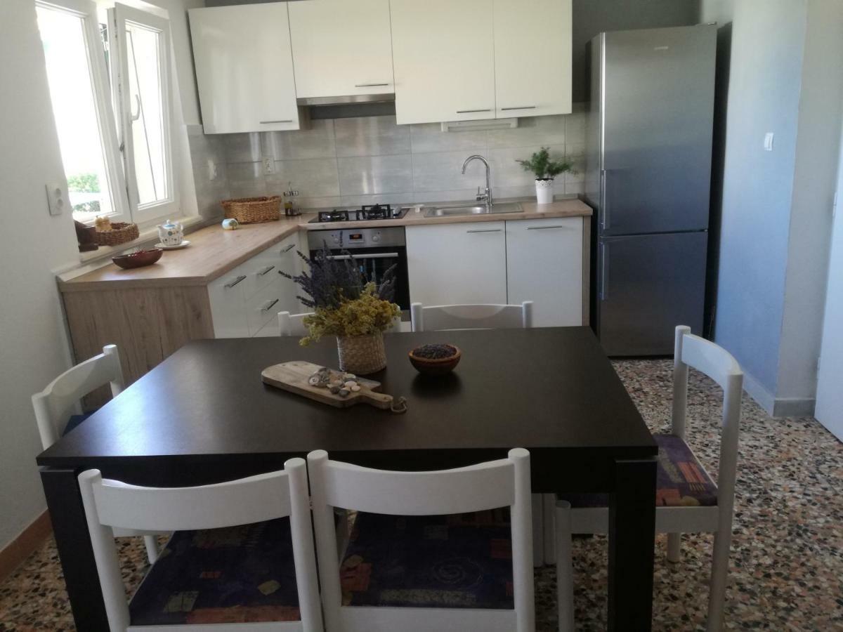 Apartment Ileana Трогир Екстериор снимка